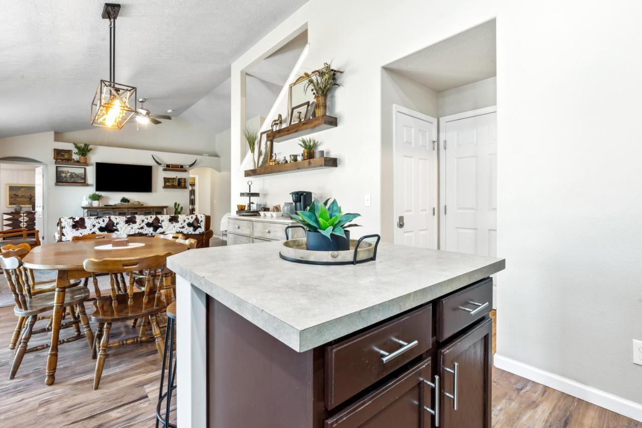 Southwestern Style 4 Bedroom Nampa Home Sleeps 16! Luaran gambar